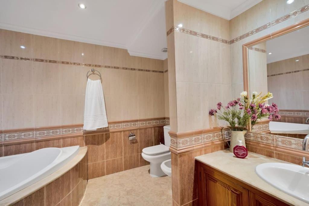 Con Jacuzzi Y Parking En San Pedro - Del Valle 72 2 Apartamento