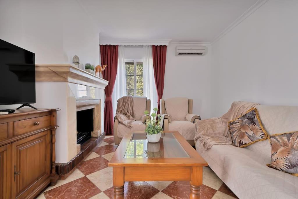 Con Jacuzzi Y Parking En San Pedro - Del Valle 72 2 Apartamento Marbella